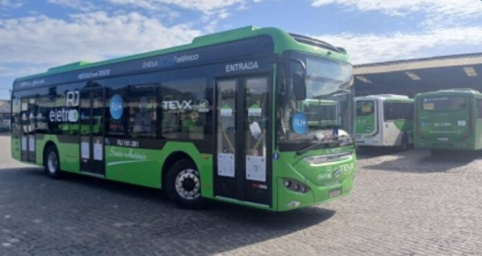 Duque de Caxias (RJ) testa ônibus 100% elétrico da TEVX Higer em linha intermunicipal até a Barra da Tijuca nesta segunda-feira (23) 