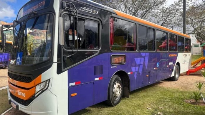 Governo de Minas Gerais entrega novos ônibus para linhas metropolitanas em Caeté e região