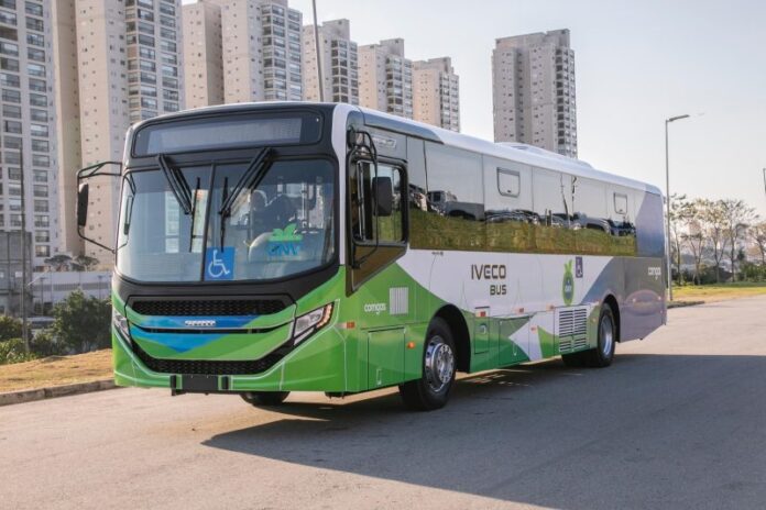 IVECO BUS exibe chassi movido a gás natural e biometano na Modal Expo 2025, no Espírito Santo