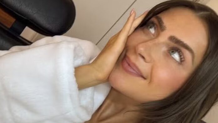 Jade Picon exibe tanquinho trincado durante banho de banheira: ‘Perfeita’
