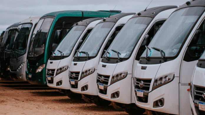 Ji-Paraná (RO) retoma transporte escolar com entrega de 55 novos ônibus