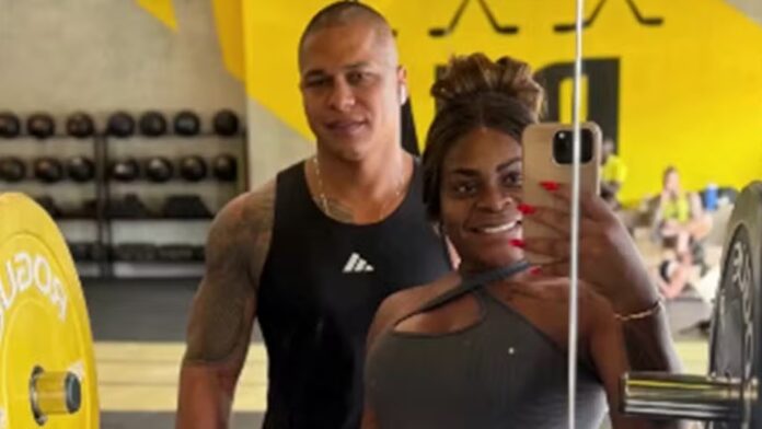 Jojo Todynho exibe cinturinha fina em treino com namorado: ‘Look ‘a vácuo’