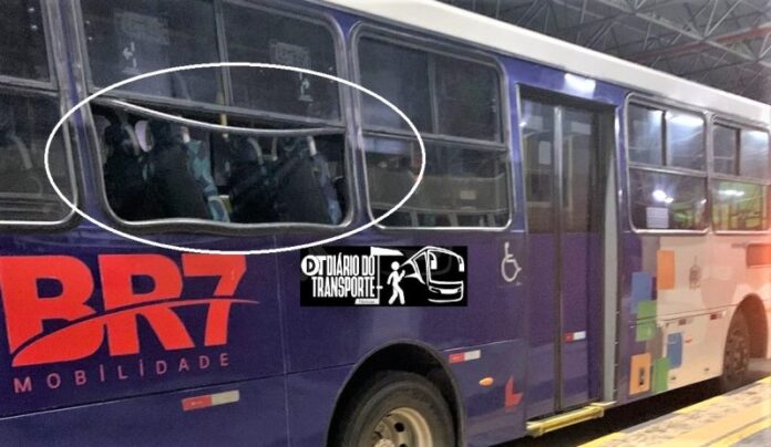 Linhas de ônibus no ABC podem ter redução de frota caso ocorram ataques e aplicativos que mostram situação em tempo real devem ser consultados
