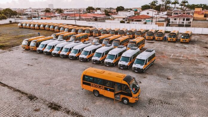 Maceió (AL) recebe 250 ônibus vistoriados e aptos para operação no transporte escolar do município