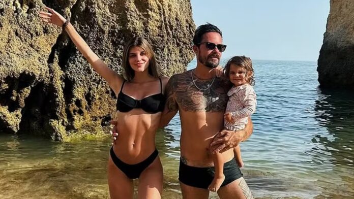 Paulo Vilhena curte férias com esposa e filha, em Portugal: ‘minha família’
