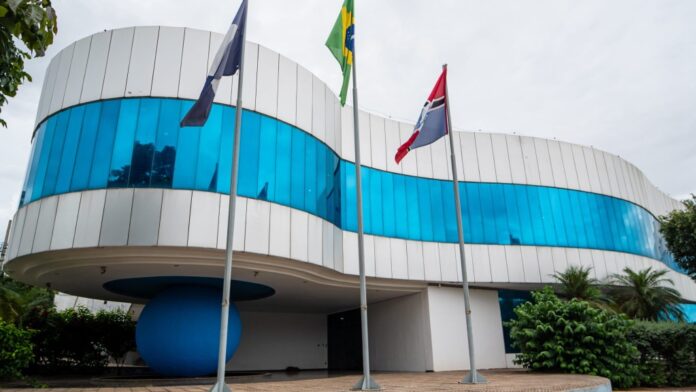 Prefeito decreta ponto facultativo nesta quinta e sexta-feira