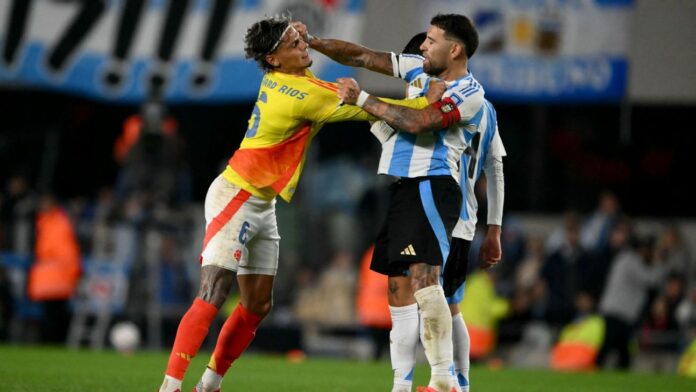 Richard Ríos discute com Otamendi após Argentina x Colômbia: 'Você está velho...'