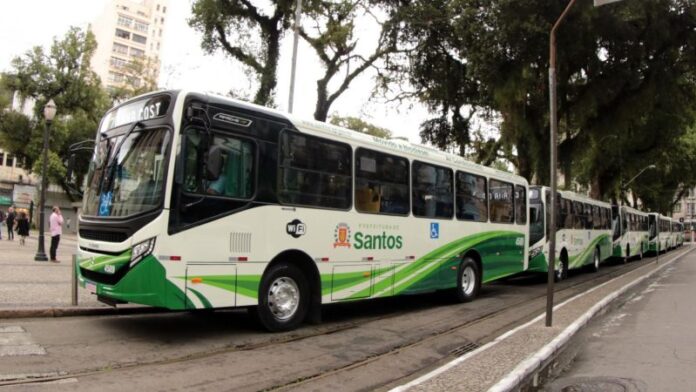 Santos (SP) recebe 18 novos ônibus Caio Apache Vip para renovação da frota do transporte público