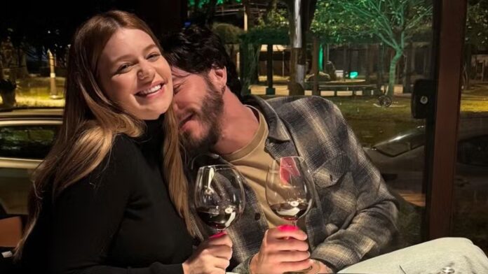 Viih Tube e Eliezer curtem vale night a dois em noite fria com vinho: ‘A gente merece’