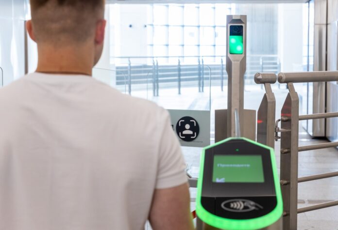 Metrô de Moscou terá pagamento facial em todas as catracas até o fim do ano