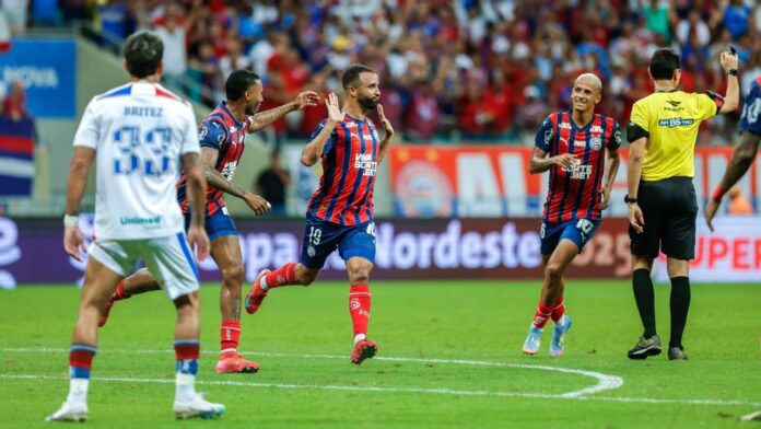 Bahia conta com 'frangaço' de goleiro do Fortaleza e vai à semi da Copa do Nordeste