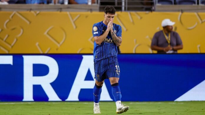 Carrasco do City, Marcos Leonardo se emociona e diz que quase saiu antes do gol