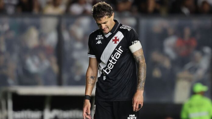 Com torcida 'em fúria', Vasco empata com Del Valle e cai na Sul-Americana