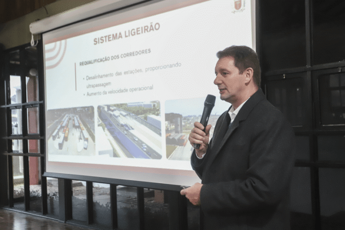 Curitiba (PR) apresenta avanços no transporte sustentável durante encontro nacional de mobilidade