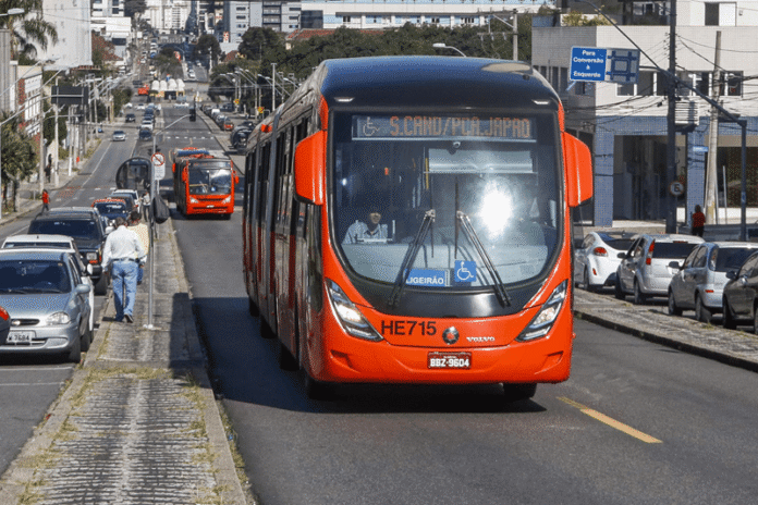 Curitiba (PR) propõe nova legislação para garantir continuidade e modernização do transporte
