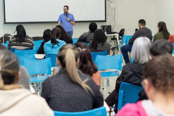 Curso de qualificação em acolhimento fortalece atendimento humanizado