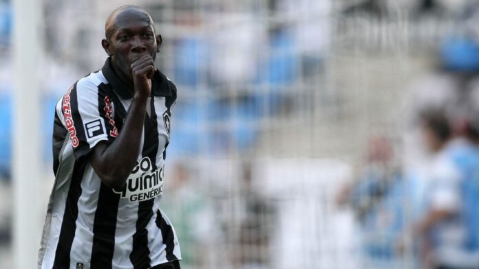 Destaque no Bragantino e 'sequestro' no Botafogo: Somália lembra histórias nos 2 clubes