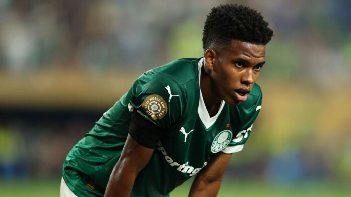 Estêvão se irrita em última entrevista no Palmeiras: 'Não vou abrir meu coração'