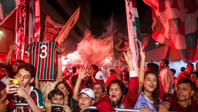 Fluminense desembarca com direito à 'AeroFlu' da torcida após 4º lugar no Mundial