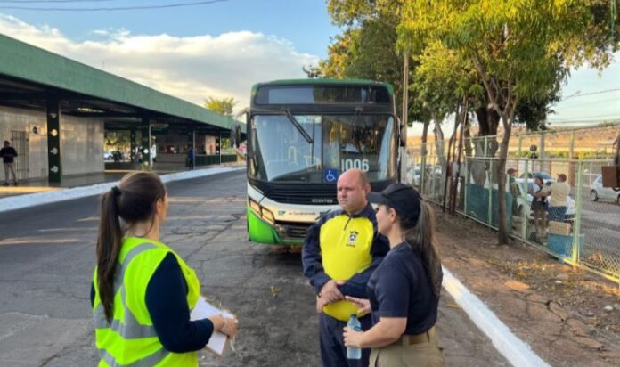 Gestão municipal vistoria pontos de ônibus e traça plano de Gestão municipal vistoria pontos de ônibus e traça plano de melhorias no transporte público de Cuiabá (MT)
