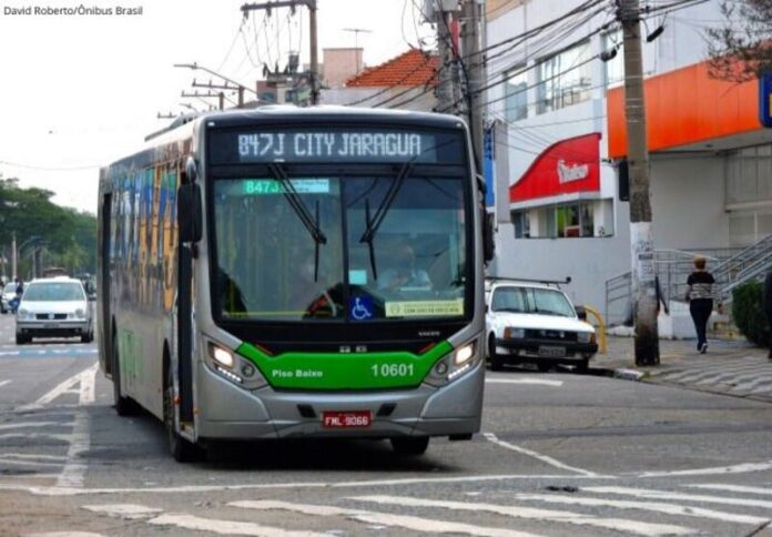 Homem é atropelado por ônibus municipal da Viação Santa Brígida em Pirituba nesta quarta-feira (16)