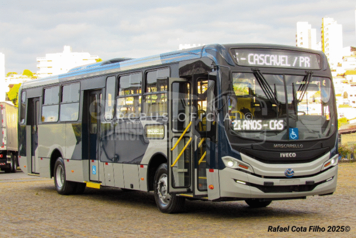 Iveco apresenta para demonstração ônibus com suspensão a ar configurado para o sistema de transportes de Belo Horizonte e região