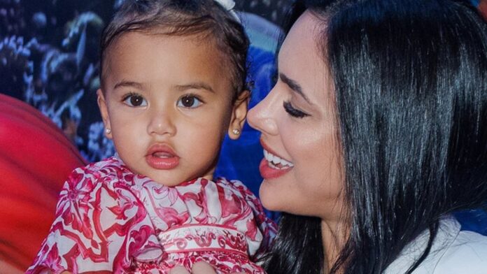 Mavie, filha de Neymar faz aula de música com look de R$ 7 mil: ‘Dolce&Gabbana’