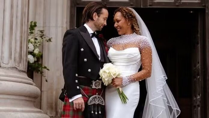 Mel B exibe clique do casamento com o cabeleireiro Rory McPhee: ‘Grande dia!’