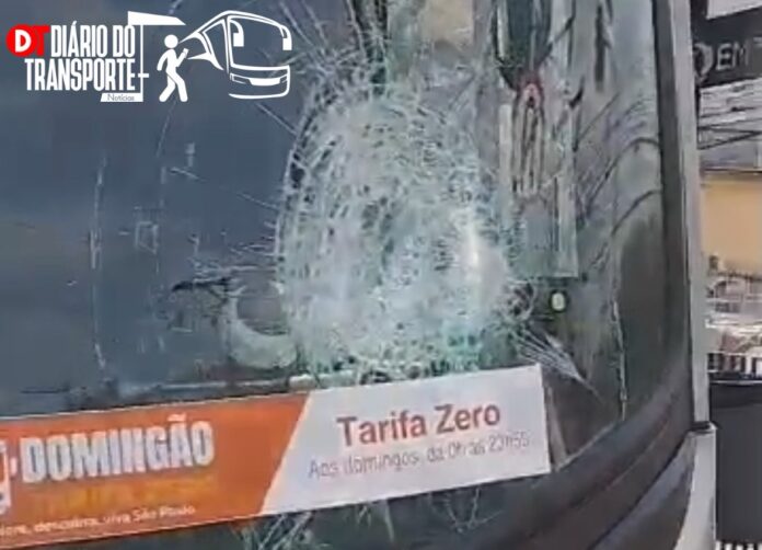 Ônibus voltam a ser atacados na capital paulista na tarde desta quinta-feira (24)