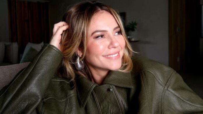 Paolla Oliveira posa deslumbrante e arranca suspiros dos seguidores: ‘Sem defeitos’