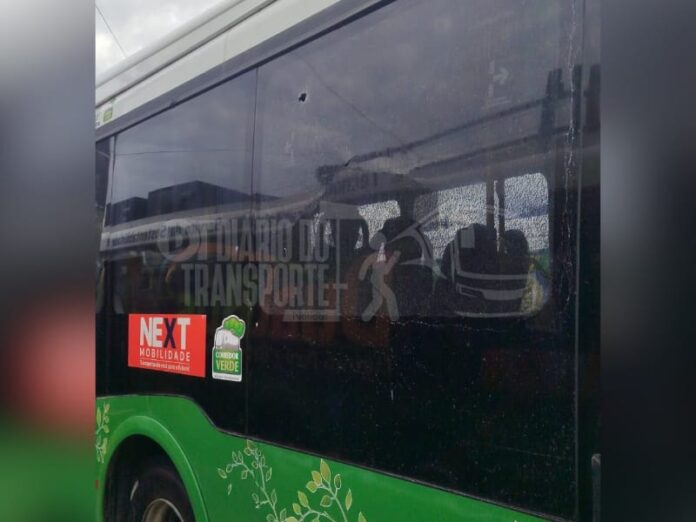 Projeto de Lei nacional quer pena de 30 anos de prisão para quem ataca ônibus