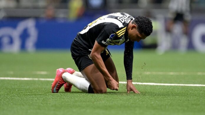 Rony explica ida à Justiça por atrasos no Atlético-MG
