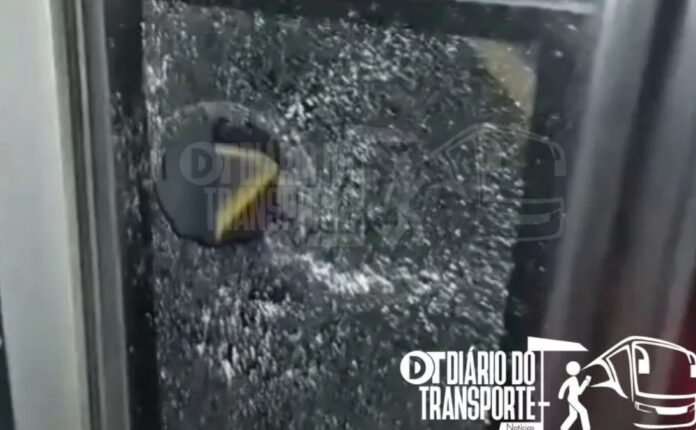 SPTrans registra nove ônibus atacados neste sábado (19), elevando para 523 só na capital e mais de mil em todo o Estado