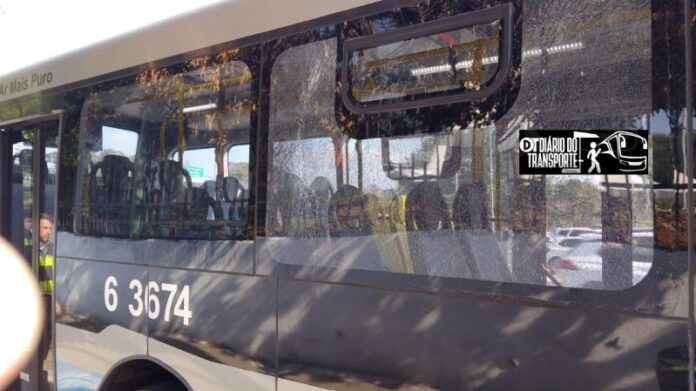 Terça-feira (08) volta a ter ataque a ônibus em São Paulo. Diferentes regiões