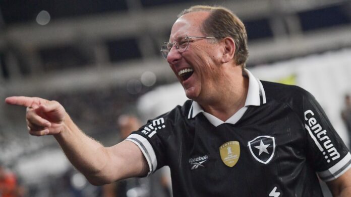 Textor reafirma desejo de comprar o Botafogo: 'Estamos financiando a Europa'