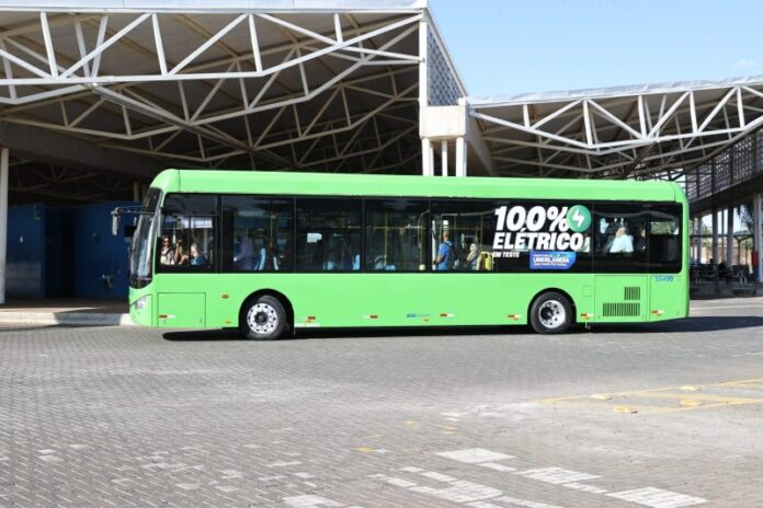Uberlândia (MG) inicia testes com ônibus elétricos BYD e Ankai de carrocerias Marcopolo em linhas do transporte urbano