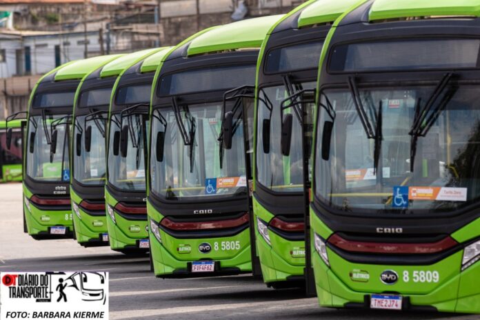 Prefeitura de São Paulo define equipe que vai gerir projeto de eletrificação da frota de ônibus
