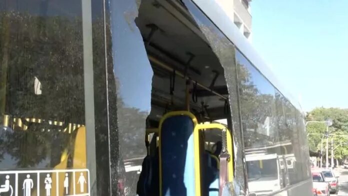Com mais casos neste sábado (09), total de ataques a ônibus na capital paulista chega a 624 e, em todo o Estado já é de, ao menos, 1.135