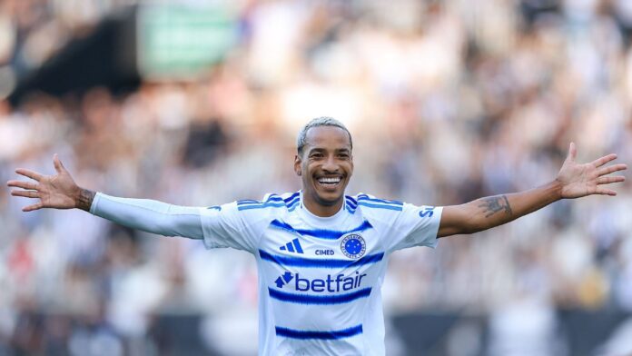 Cruzeiro vence o Botafogo e se recupera no Brasileirão