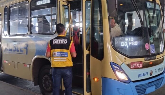 Detro-RJ promove campanha “Não dê Carona ao Assédio” em terminais rodoviários de São Gonçalo (RJ)