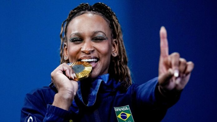 Ginástica: Rebeca Andrade explica aposentadoria no solo
