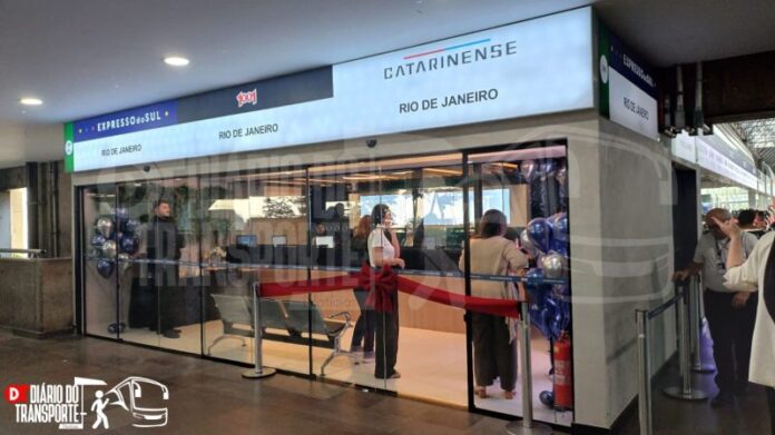 Grupo JCA inaugura novos guichês e padrão de atendimento no Terminal Tietê para a rota São Paulo x Rio de Janeiro e terá mais entregas de ônibus 0 km até março 2026 de um lote de 500