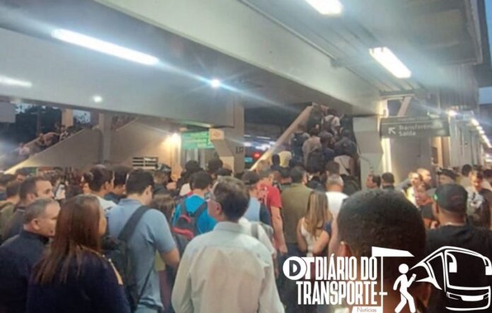 Linha 8-Diamante da ViaMobilidade volta a operar com normalidade após lentidão e lotação nesta sexta-feira (22)