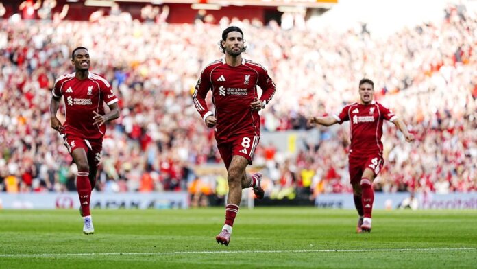 Liverpool vence Arsenal com golaço de falta e quebra escrita na Premier League