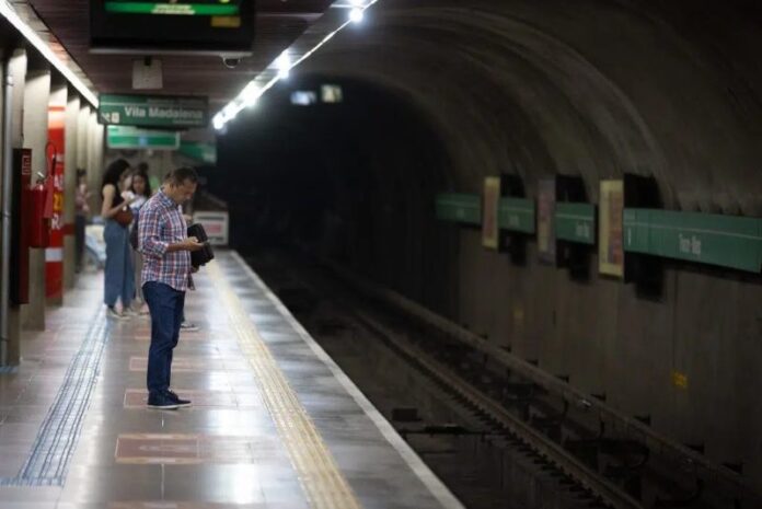Obras do novo túnel entre as linhas 2-Verde e 4-Amarela alteram circulação do Metrô neste fim de semana