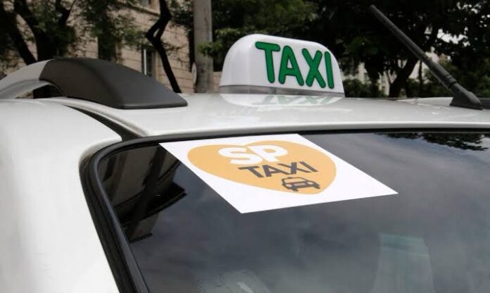 Taxistas da cidade de São Paulo devem atualizar taxímetro até 20 de outubro de 2025