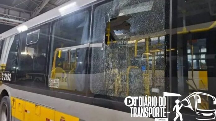Total de ônibus vandalizados na cidade de São Paulo chega a 661 desde 12 de junho, mas ainda não há respostas das autoridades sobre onda de ataques