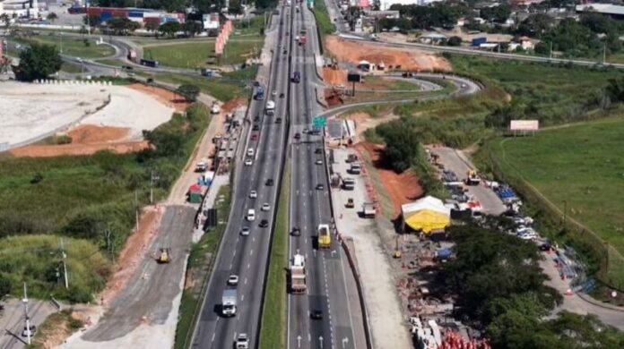 Trevo de acesso a Jacareí (SP) pela pista expressa da Via Dutra é liberado
