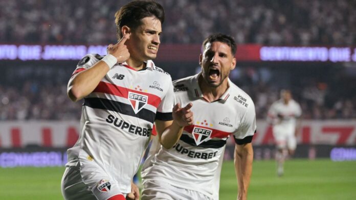 Bobadilla vê São Paulo com 'cara de Libertadores', alerta para altitude e elogia Crespo