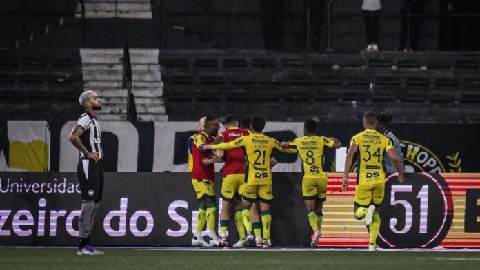 Botafogo abre 3 a 0, mas cede empate ao Mirassol e perde chance de entrar no G-4